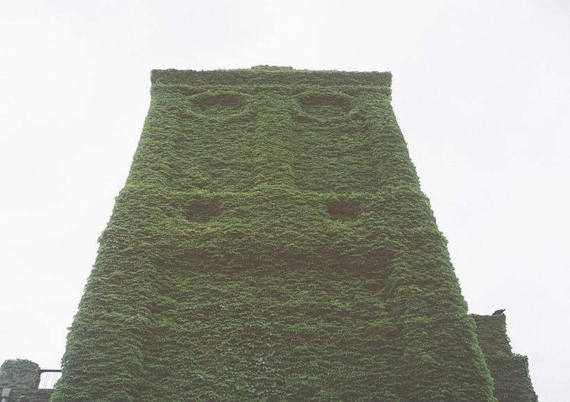 還る